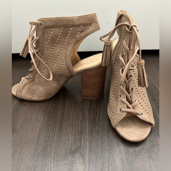 Suede Jessica Simpson Lace up heels - Picture 3 of 4